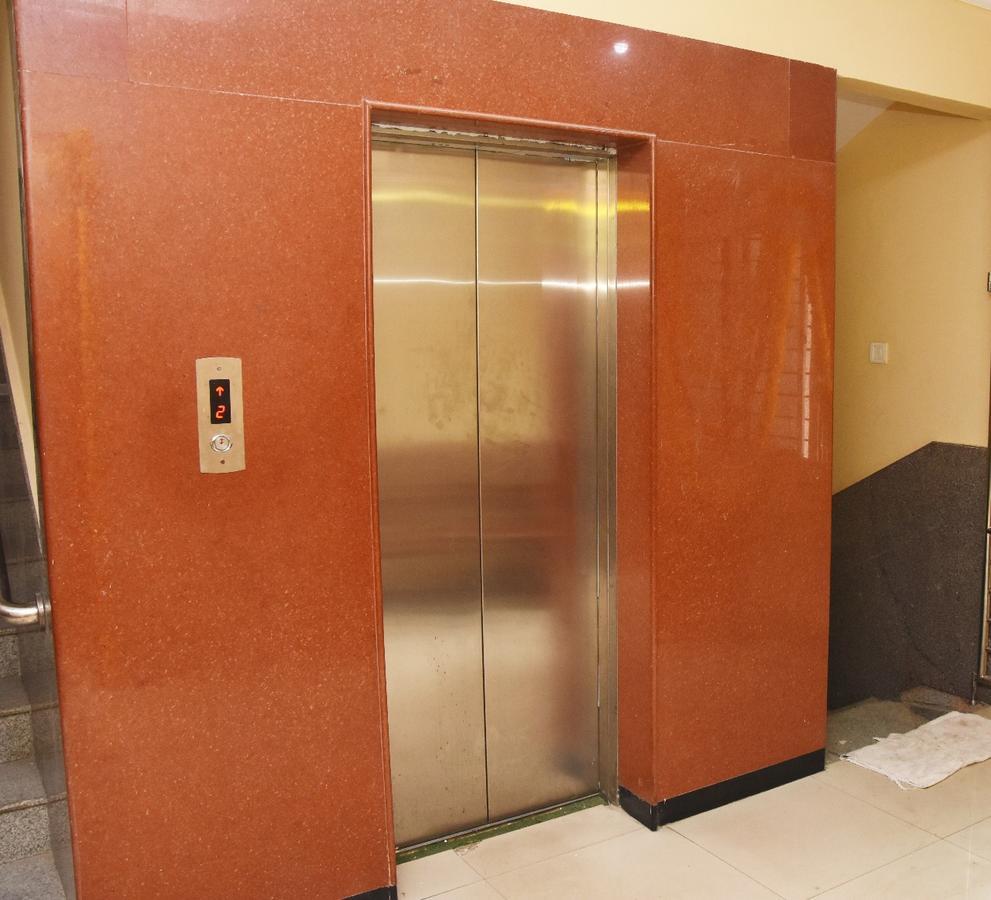 Hotel Surya Residency Majestic Бангалор Екстериор снимка