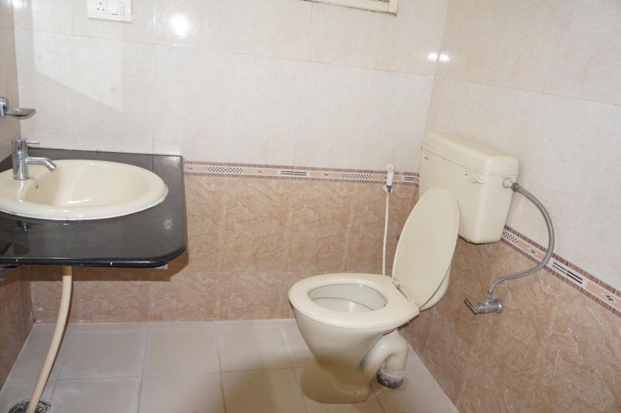 Hotel Surya Residency Majestic Бангалор Екстериор снимка